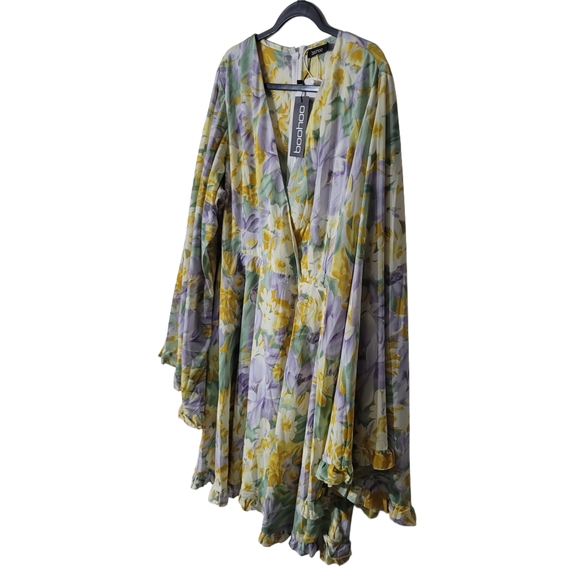 Boohoo Floral Long Sleeve Dress Bell Sleeves Size 22 - Picture 3 of 8